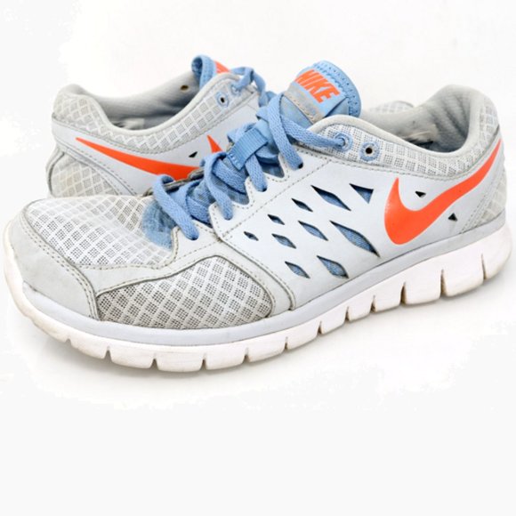 nike athletic running shoes